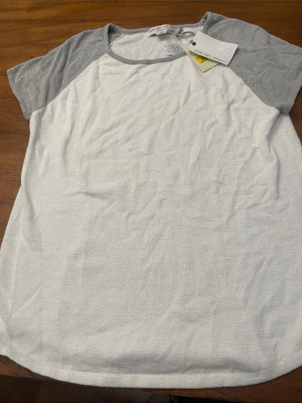 Barefoot Dreams Short Sleeve Top White with Gray Sleeves So Cozy! Sz Medium NWT